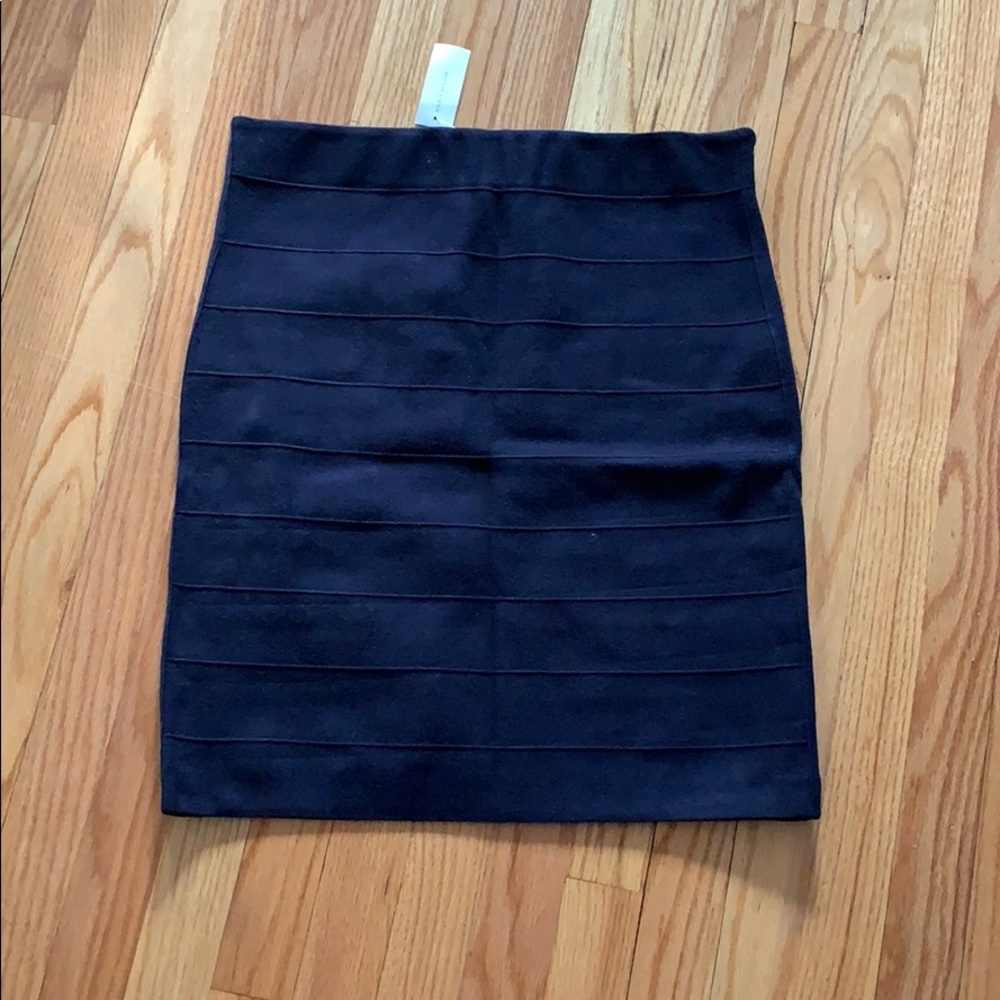 NWT Ann Taylor dark blue skirt with stretch in L